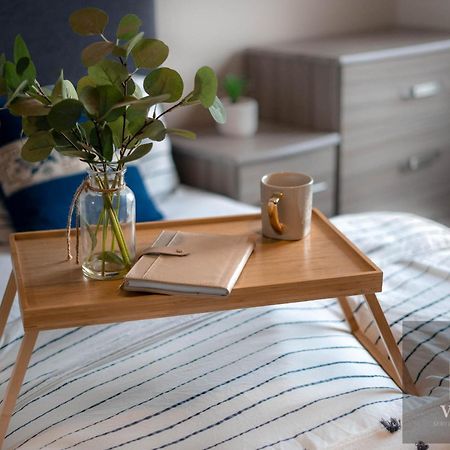 1 Bed House , Free Wifi,Free Parking,Leasure,Business Lägenhet Swansea Exteriör bild