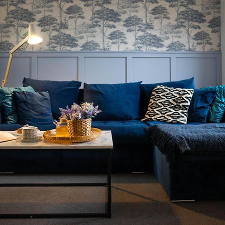 1 Bed House , Free Wifi,Free Parking,Leasure,Business Lägenhet Swansea Exteriör bild