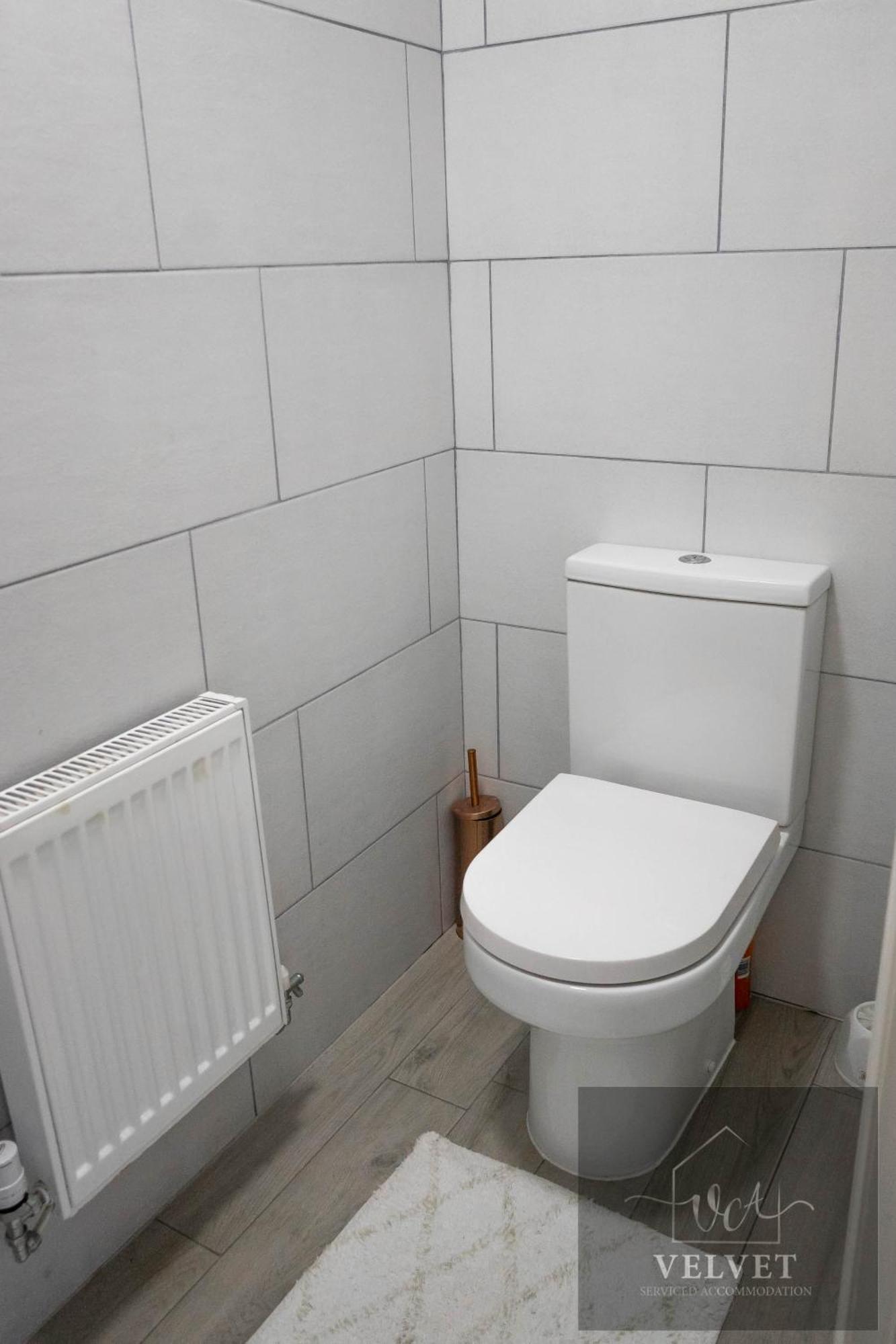 1 Bed House , Free Wifi,Free Parking,Leasure,Business Lägenhet Swansea Exteriör bild